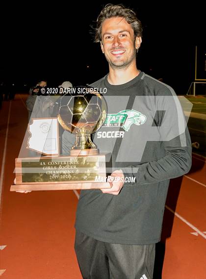 Thumbnail 2 in Catalina Foothills vs Flagstaff (AIA 4A Final Awards) photogallery.