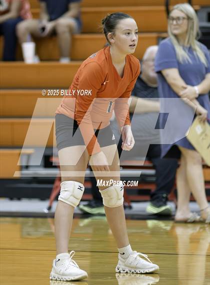 Thumbnail 2 in Grand Saline vs Terrell photogallery.