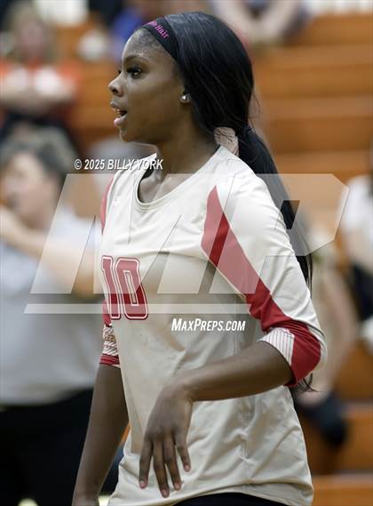 Thumbnail 2 in Grand Saline vs Terrell photogallery.