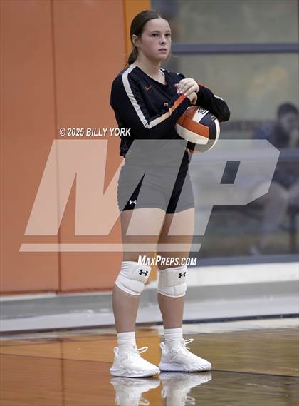 Thumbnail 1 in Grand Saline vs Terrell photogallery.