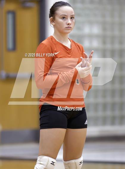 Thumbnail 2 in Grand Saline vs Terrell photogallery.