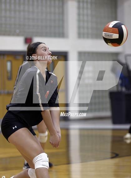 Thumbnail 1 in Grand Saline vs Terrell photogallery.