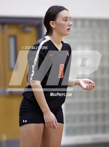 Thumbnail 1 in Grand Saline vs Terrell photogallery.