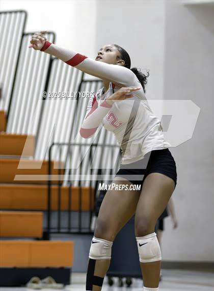 Thumbnail 3 in Grand Saline vs Terrell photogallery.