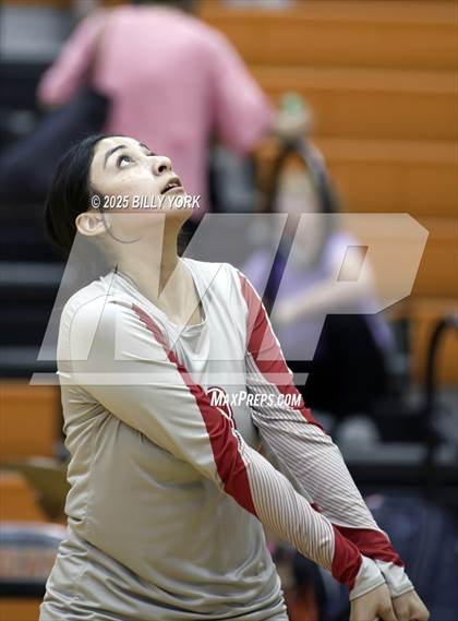 Thumbnail 3 in Grand Saline vs Terrell photogallery.
