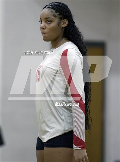 Thumbnail 1 in Grand Saline vs Terrell photogallery.