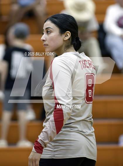 Thumbnail 2 in Grand Saline vs Terrell photogallery.