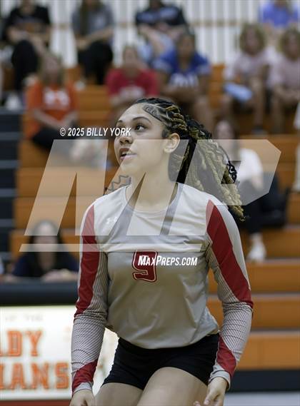 Thumbnail 3 in Grand Saline vs Terrell photogallery.