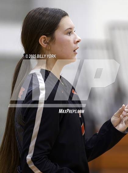 Thumbnail 1 in Grand Saline vs Terrell photogallery.