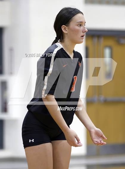 Thumbnail 1 in Grand Saline vs Terrell photogallery.