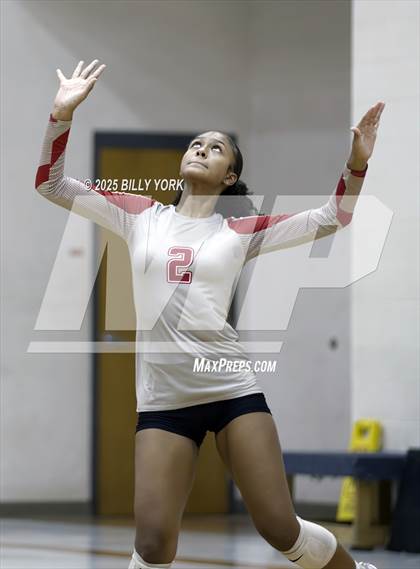 Thumbnail 2 in Grand Saline vs Terrell photogallery.