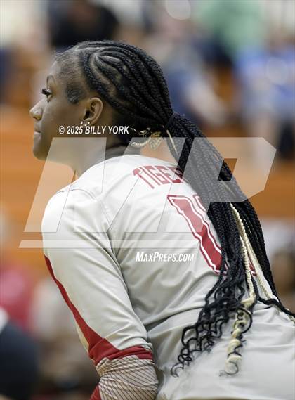 Thumbnail 3 in Grand Saline vs Terrell photogallery.