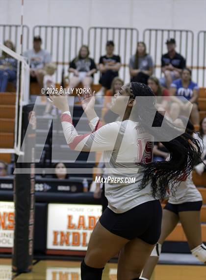 Thumbnail 1 in Grand Saline vs Terrell photogallery.