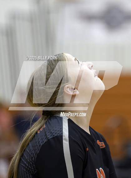 Thumbnail 3 in Grand Saline vs Terrell photogallery.