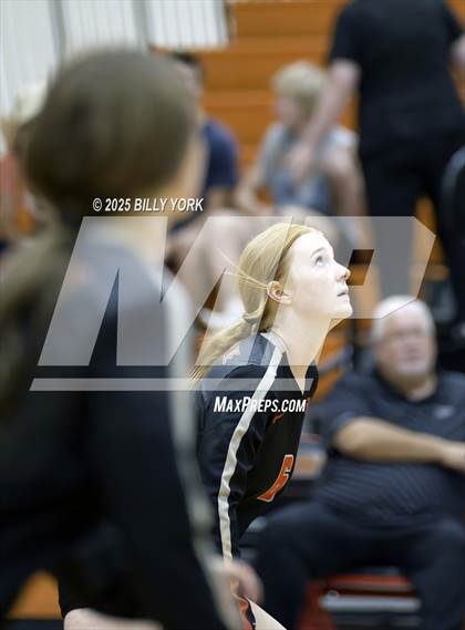 Thumbnail 1 in Grand Saline vs Terrell photogallery.