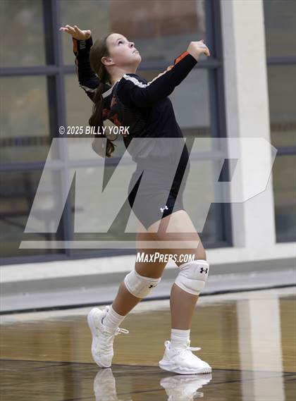 Thumbnail 3 in Grand Saline vs Terrell photogallery.