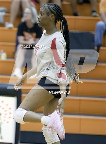 Thumbnail 2 in Grand Saline vs Terrell photogallery.
