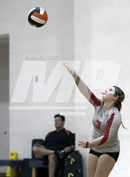Thumbnail 1 in Grand Saline vs Terrell photogallery.