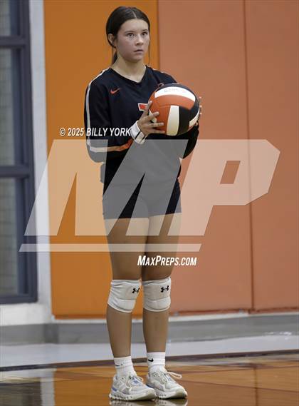Thumbnail 2 in Grand Saline vs Terrell photogallery.