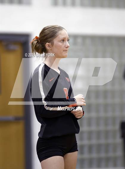 Thumbnail 3 in Grand Saline vs Terrell photogallery.