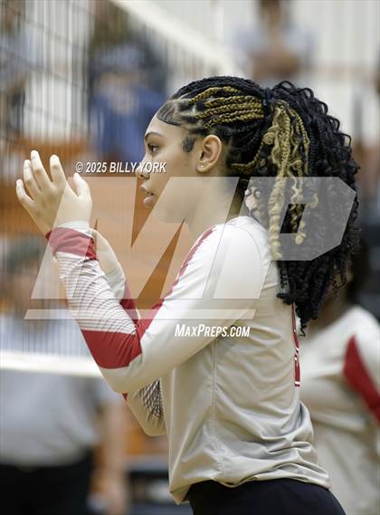 Thumbnail 2 in Grand Saline vs Terrell photogallery.