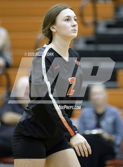 Thumbnail 2 in Grand Saline vs Terrell photogallery.