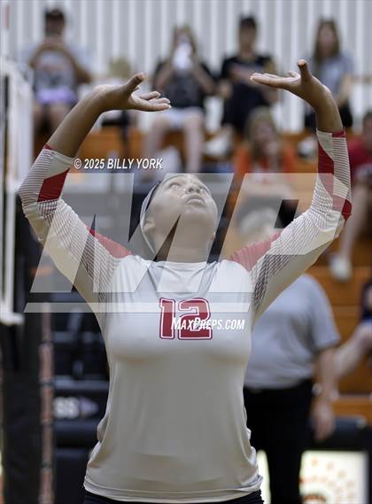 Thumbnail 1 in Grand Saline vs Terrell photogallery.