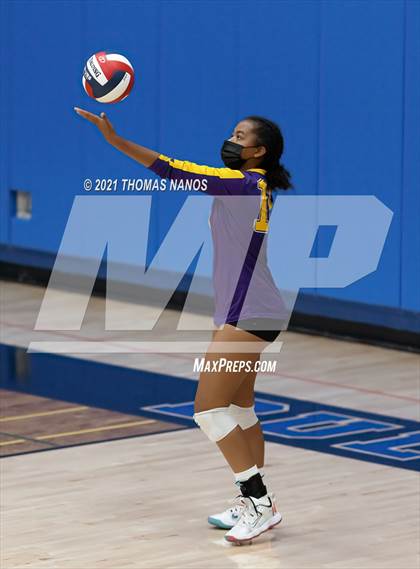 Thumbnail 3 in Ellington @ Lyman Memorial photogallery.