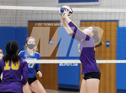 Thumbnail 2 in Ellington @ Lyman Memorial photogallery.