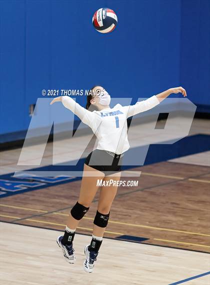Thumbnail 3 in Ellington @ Lyman Memorial photogallery.