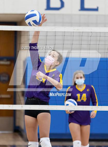 Thumbnail 3 in Ellington @ Lyman Memorial photogallery.