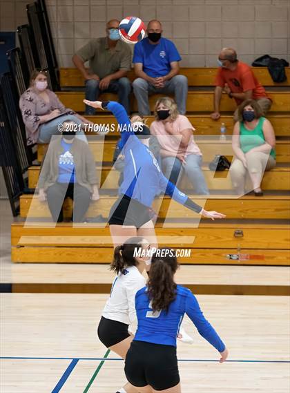 Thumbnail 3 in Ellington @ Lyman Memorial photogallery.