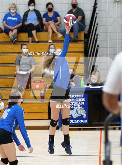 Thumbnail 3 in Ellington @ Lyman Memorial photogallery.