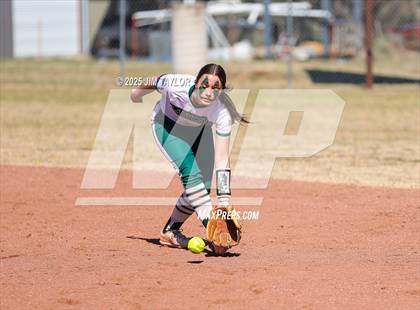 Thumbnail 2 in Lipan @ Santo photogallery.
