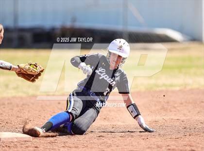 Thumbnail 1 in Lipan @ Santo photogallery.