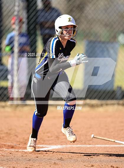 Thumbnail 1 in Lipan @ Santo photogallery.