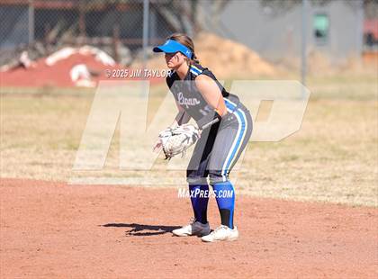 Thumbnail 1 in Lipan @ Santo photogallery.
