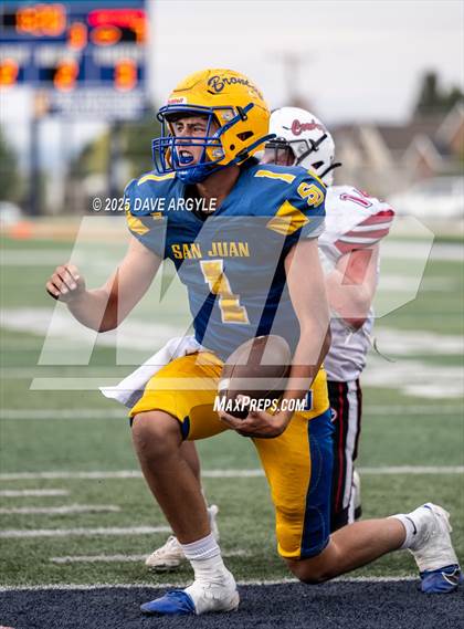 Thumbnail 1 in Grantsville vs San Juan photogallery.