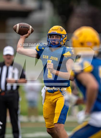 Thumbnail 2 in Grantsville vs San Juan photogallery.