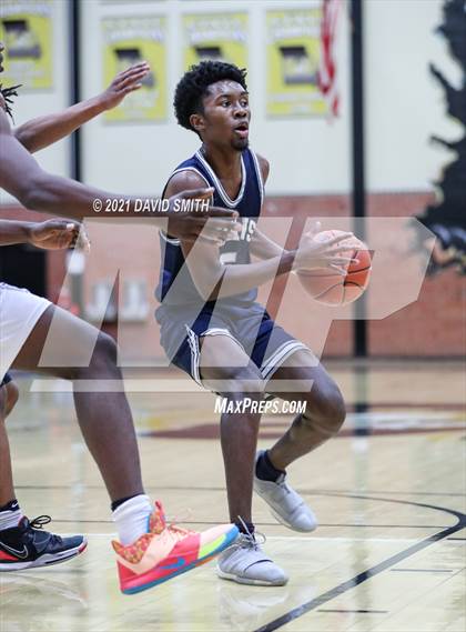 Thumbnail 1 in Lee's Summit West vs Raytown (Summit Grill Shootout) photogallery.