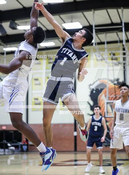Thumbnail 1 in Lee's Summit West vs Raytown (Summit Grill Shootout) photogallery.