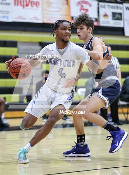 Thumbnail 1 in Lee's Summit West vs Raytown (Summit Grill Shootout) photogallery.