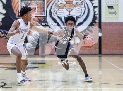 Thumbnail 3 in Lee's Summit West vs Raytown (Summit Grill Shootout) photogallery.