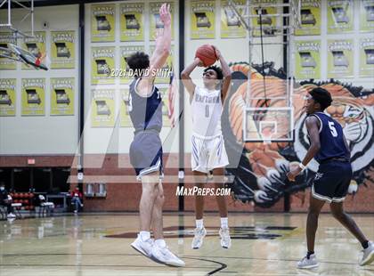 Thumbnail 2 in Lee's Summit West vs Raytown (Summit Grill Shootout) photogallery.