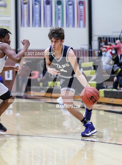 Thumbnail 1 in Lee's Summit West vs Raytown (Summit Grill Shootout) photogallery.