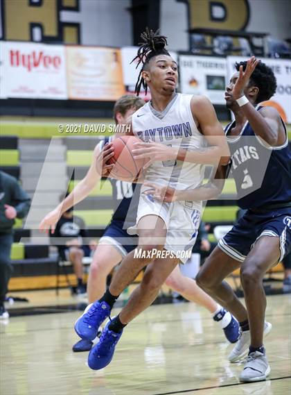 Thumbnail 2 in Lee's Summit West vs Raytown (Summit Grill Shootout) photogallery.
