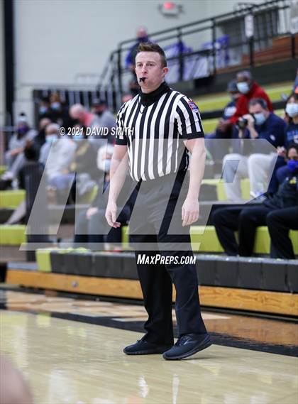 Thumbnail 1 in Lee's Summit West vs Raytown (Summit Grill Shootout) photogallery.