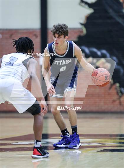 Thumbnail 2 in Lee's Summit West vs Raytown (Summit Grill Shootout) photogallery.