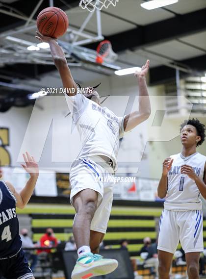 Thumbnail 2 in Lee's Summit West vs Raytown (Summit Grill Shootout) photogallery.