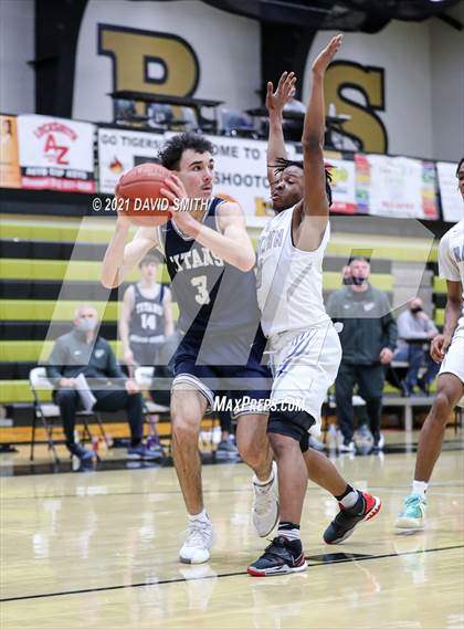 Thumbnail 3 in Lee's Summit West vs Raytown (Summit Grill Shootout) photogallery.